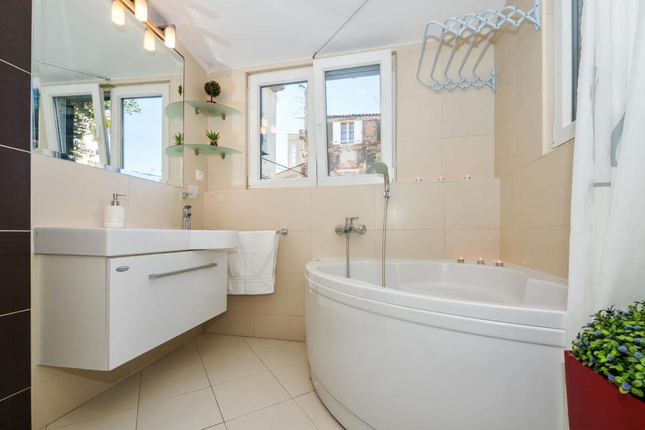 Central Luxury Apartment Xenia Сплит Екстериор снимка
